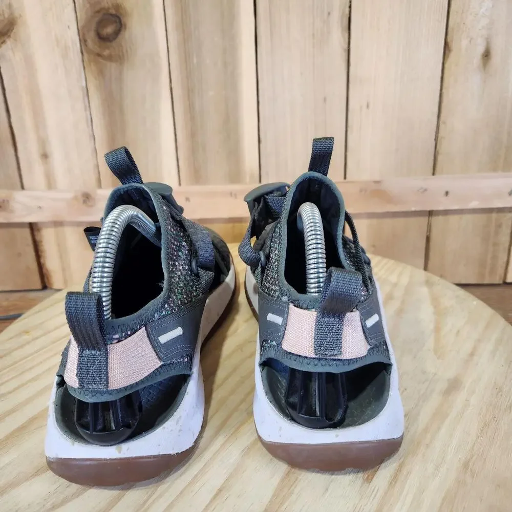Chaco Odyssey Sandals Shoes Womens 8 39 EU Gray Fisherman Closed Toe Hiking